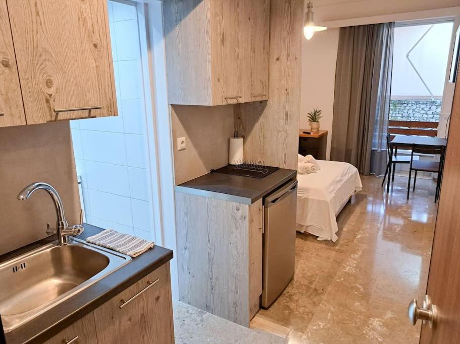 Mini Suite 5 Patras Exterior foto